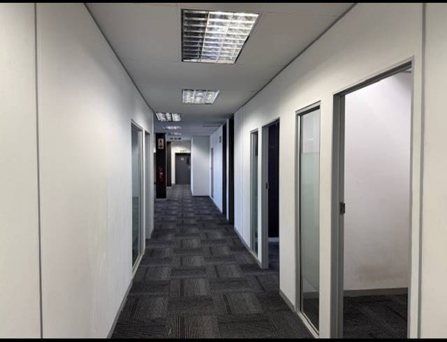 1,070.20M² OFFICE TO LET IN TYGER VALLEY